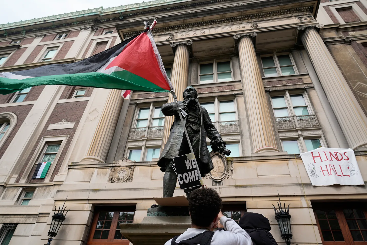 Trump-administrationen griper ledaren för pro-palestinsk kampanj på campus