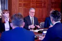 Großbritanniens Regierungschef Starmer bildet Kabinett um