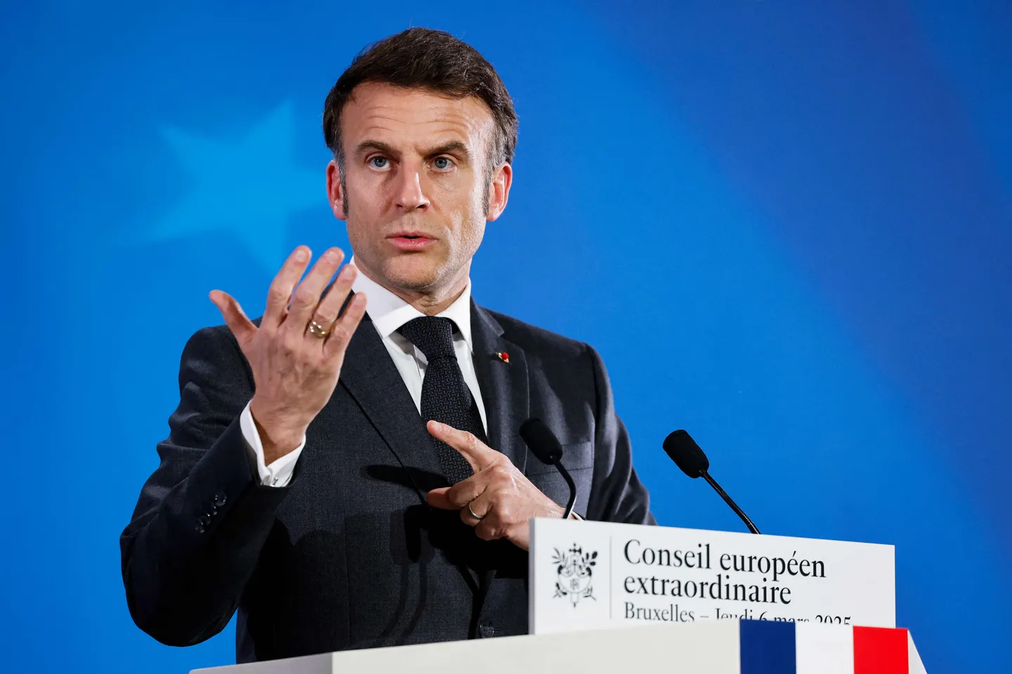 Macron accuse Poutine d'être un "impérialiste révisionniste"