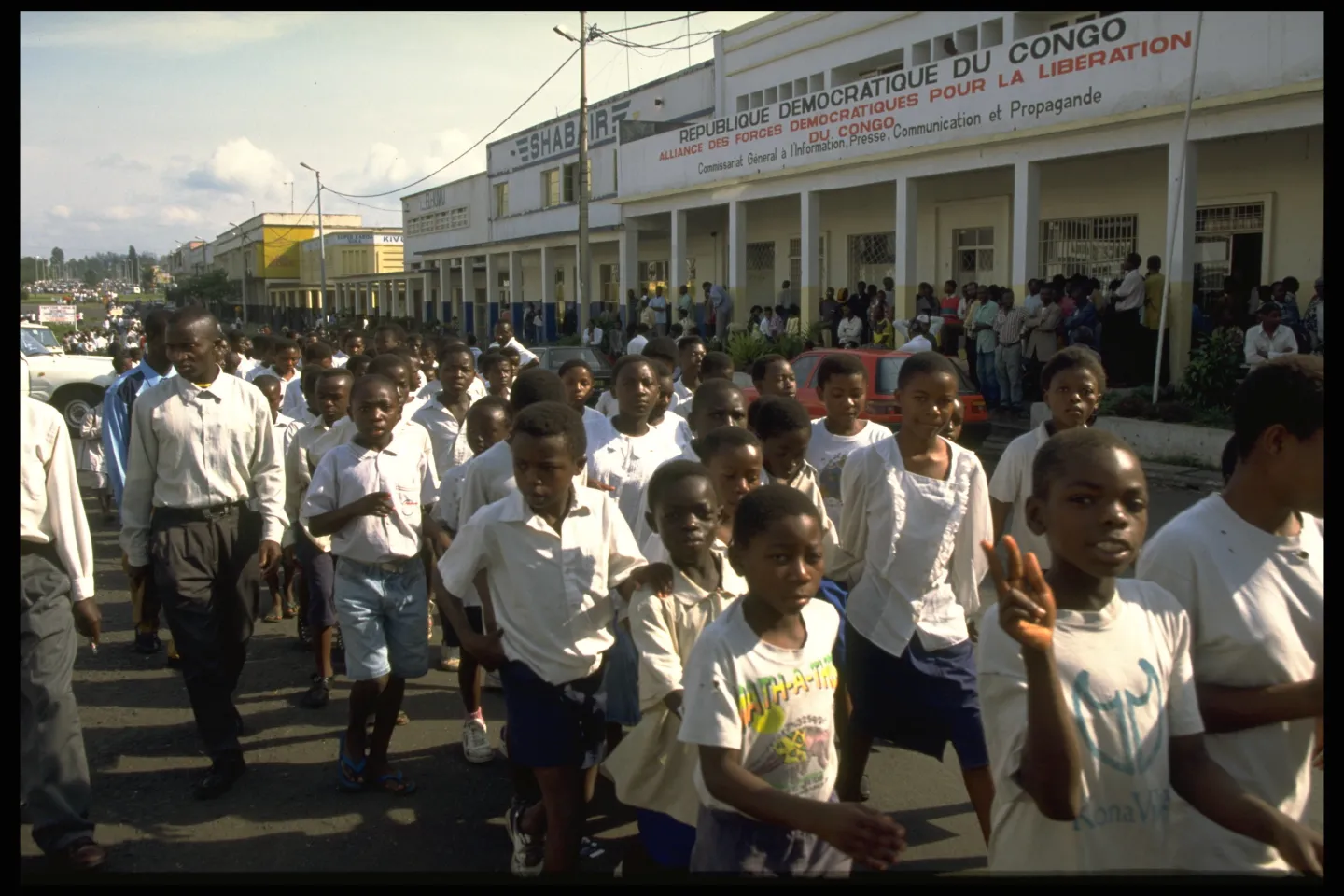 Est de la RDC : plus de 375 000 enfants privés d’école risquent d’être recrutés par des milices