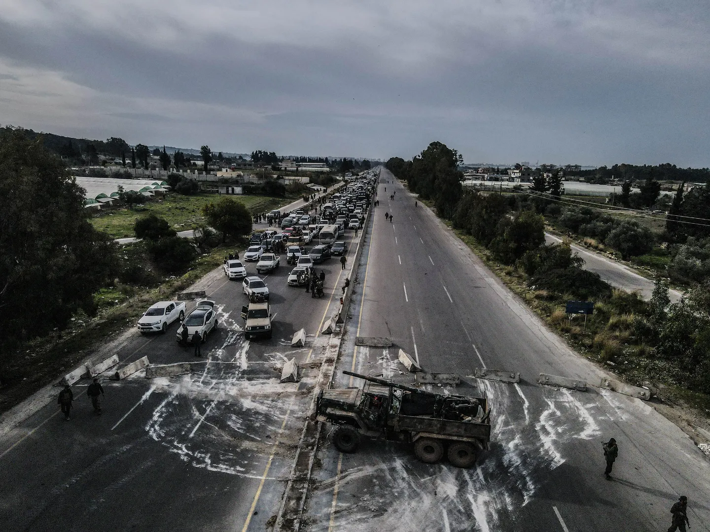 Grupos vinculados al régimen caído de Assad atacan a las fuerzas de seguridad en Siria