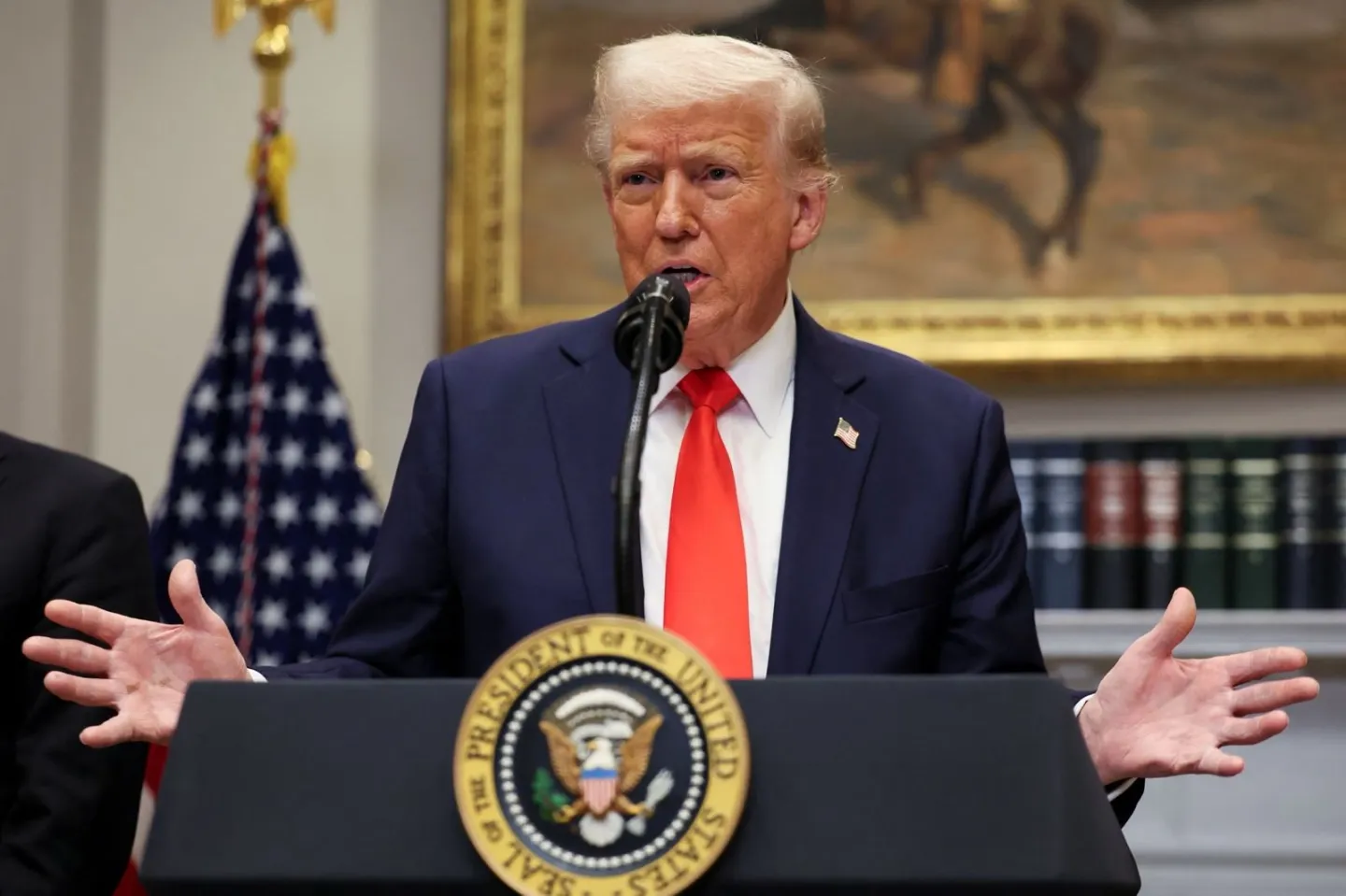 Трамп угрожает России санкциями