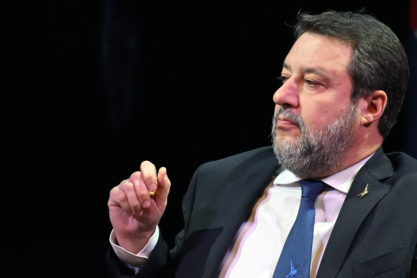 Salvini, numéro 2 du gouvernement italien, qualifie Macron de "fou"