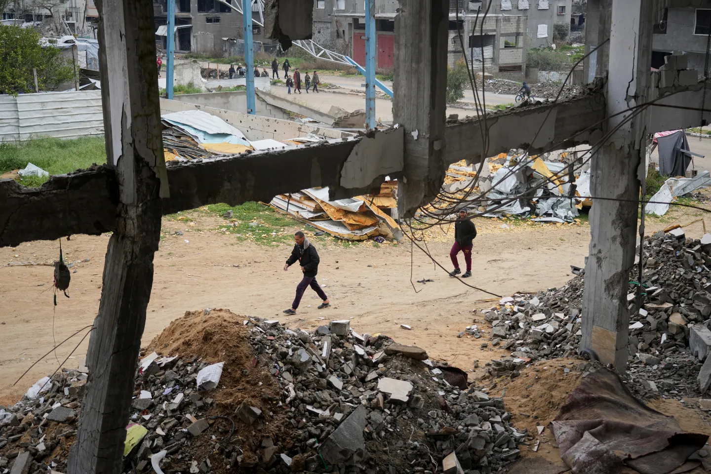 Gaza: deux Palestiniens tués dans une frappe aérienne israélienne malgré le cessez-le-feu