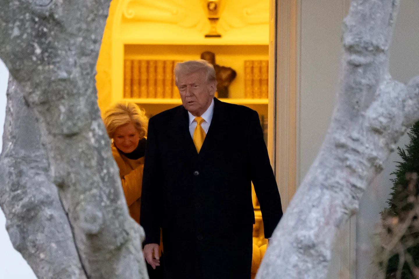 Trump woos cryptocurrency industry's elite at White House