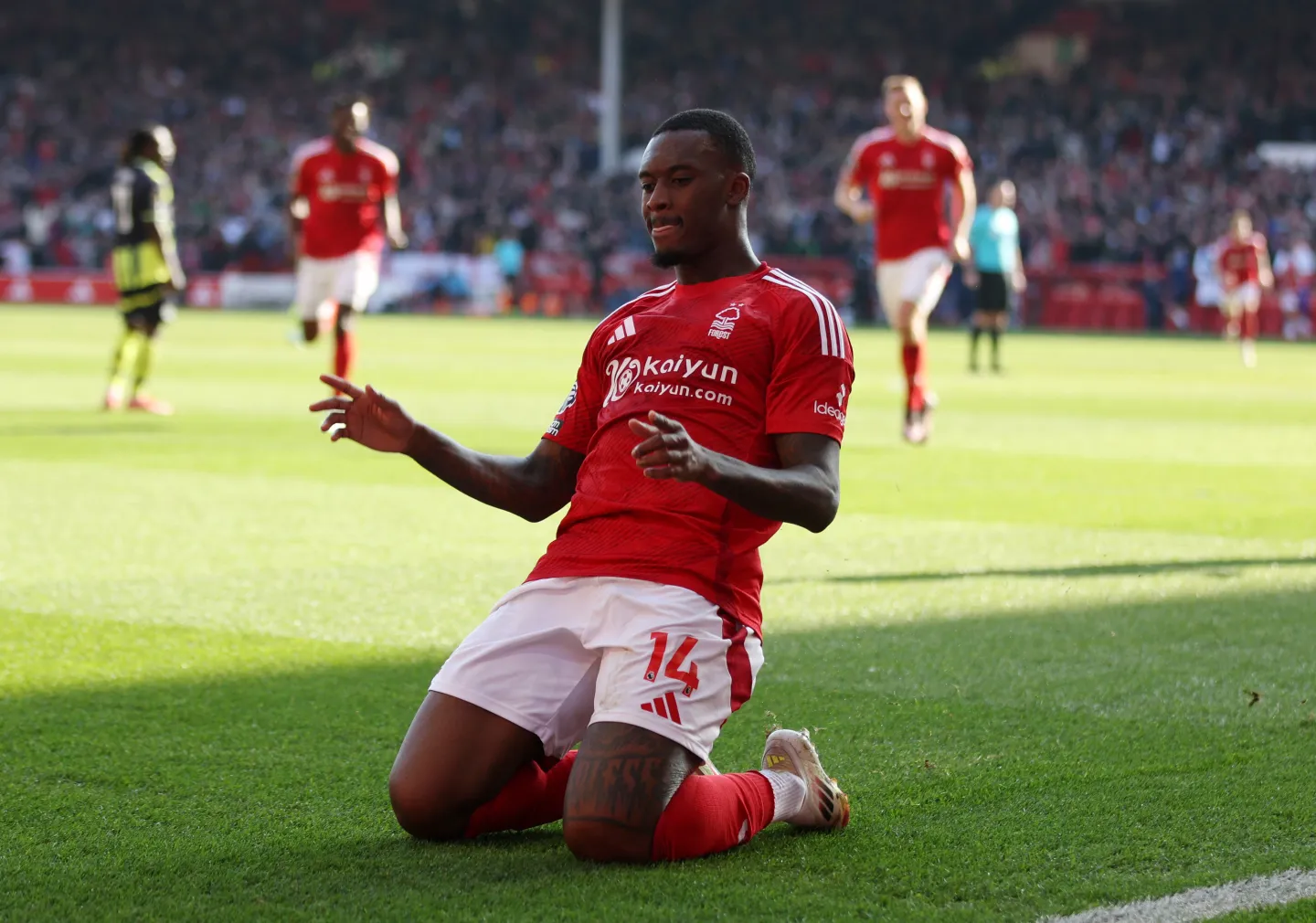 Hudson-Odoi late strike earns Nottingham Forest win over Man City