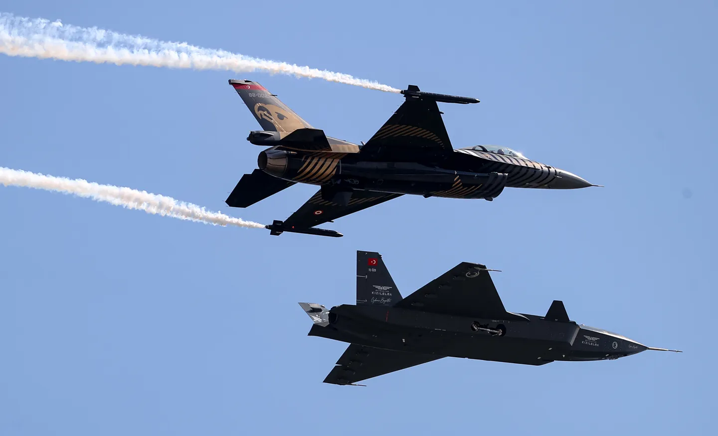 "صعود مبهر".. صحيفة فرنسية تشيد بتطور الصناعات الدفاعية التركية