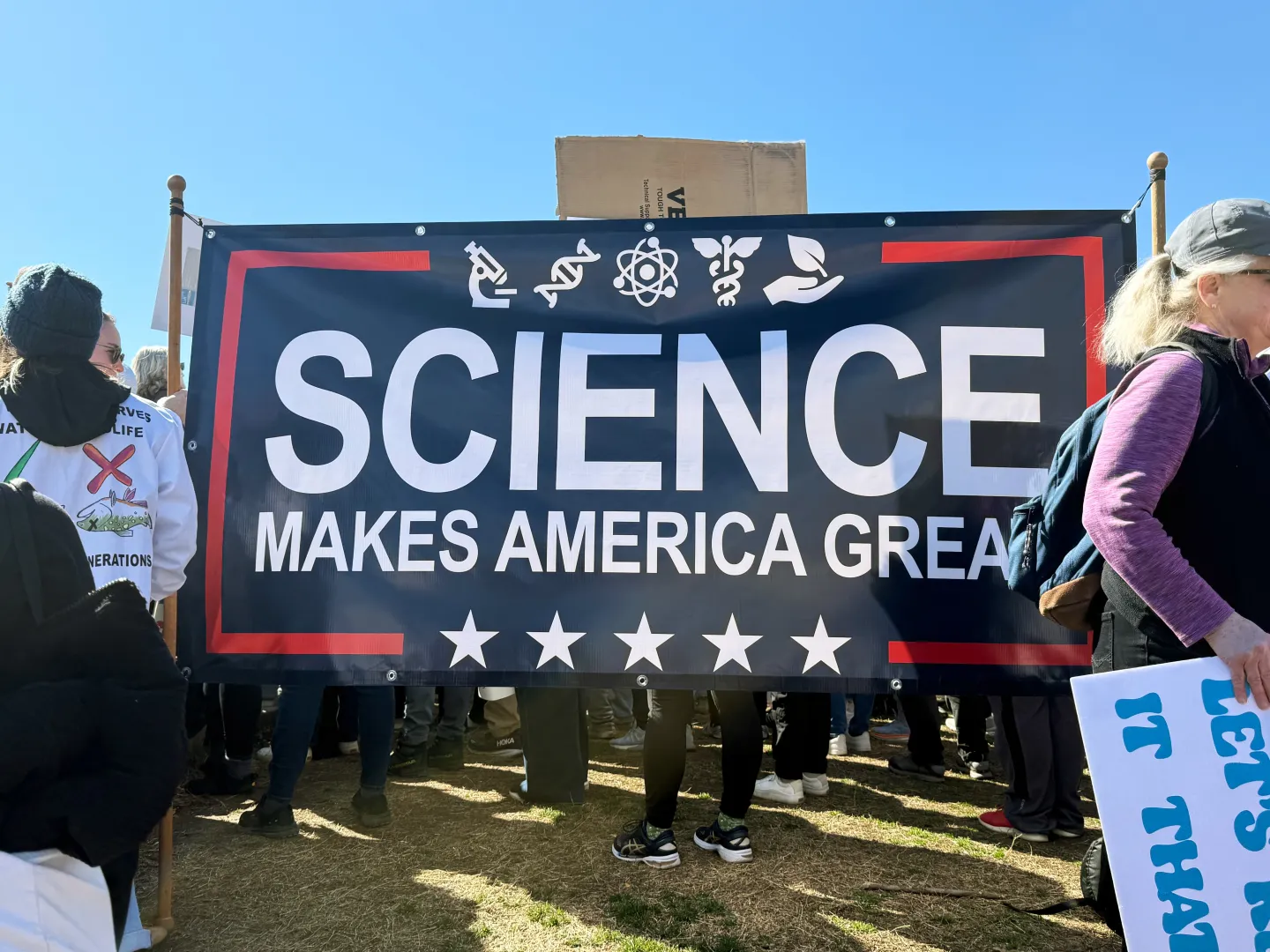 Wissenschaftler protestieren gegen Trumps Politik