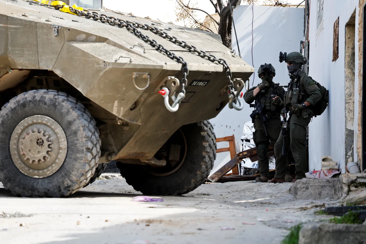 Isra'ila ta katse wutar lantarki a Gaza, ta aika tankokin yaƙi zuwa Gaɓar Yammacin Kogin Jordan