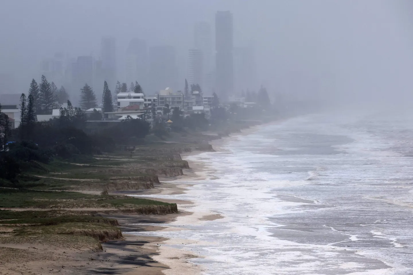Australie : 330.000  personnes privées d'électricité après le passage de la tempête Alfred