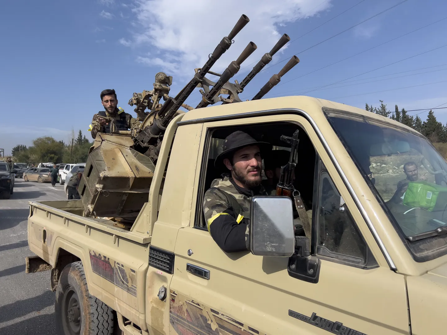 Сирия коопсуздук күчтөрү мурунку режимдин калдыктарынын мунай жайына кол салуусуна бөгөт койду