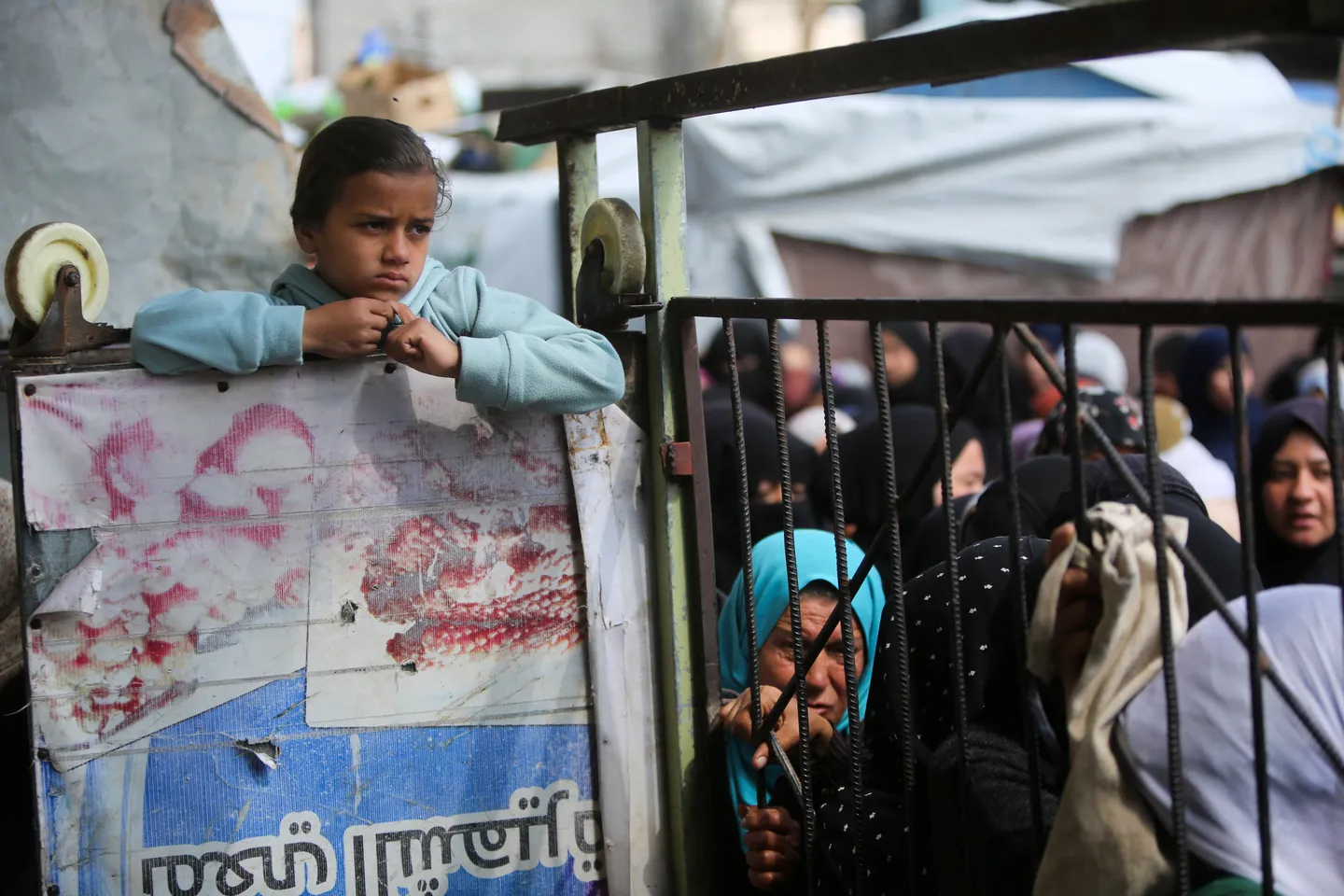 Газадагы палестиналык аялдар жоготууларга, ачарчылыкка жана камалууга туш болууда