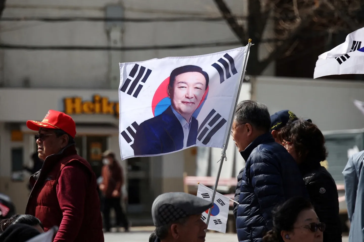 La corte sudcoreana fissa la data per il verdetto sull'impeachment di Yoon Suk-yeol