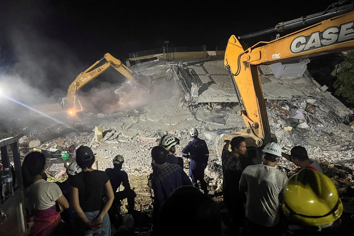 Myanmar holds minute of silence for more than 2,000 quake dead