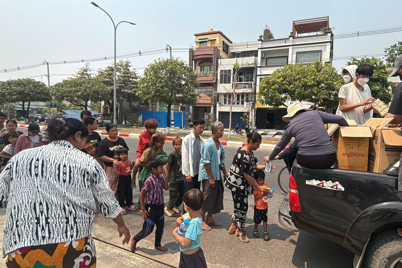 Myanmar earthquake death toll surpasses 2,700 as hope fades for finding more survivors