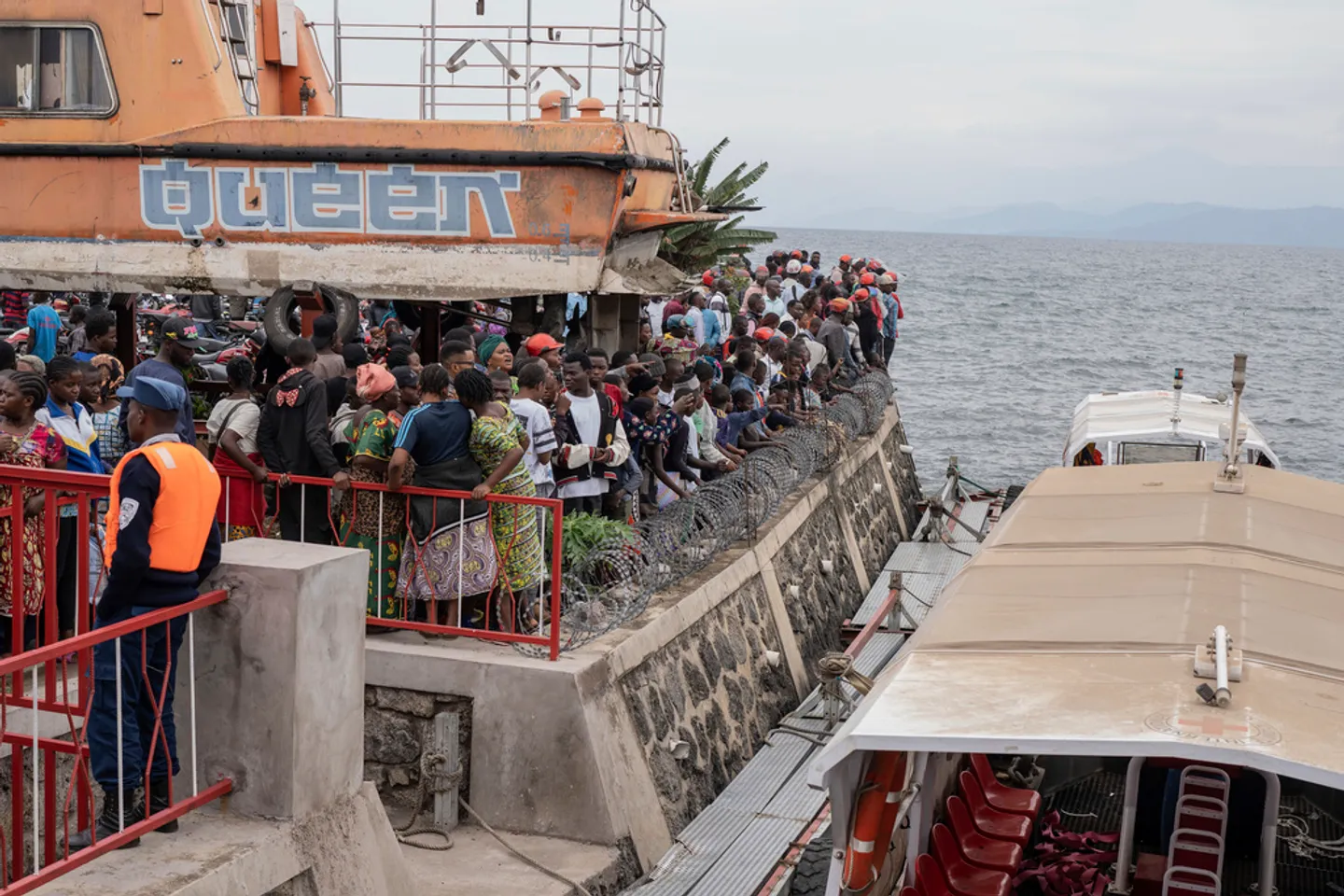 コンゴ民主共和国で船が転覆し、数十人が死亡