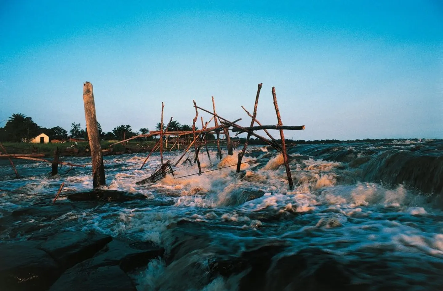 Over 50 drowned and dozens missing after boat capsize in Congo River