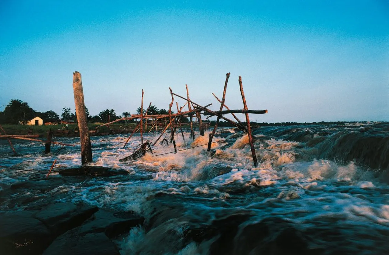 Over 50 drowned and dozens missing after boat capsize in Congo River