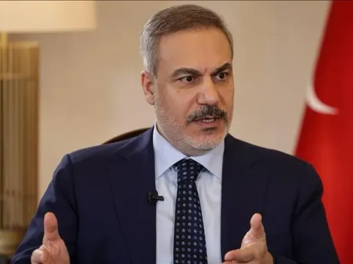 Ministro Fidan: "A Türkiye não quer conflito com nenhum país na Síria"