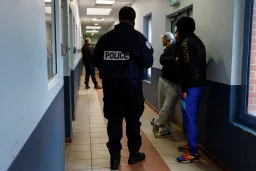 France: les habitants de Corse appelés à "déposer les armes"
