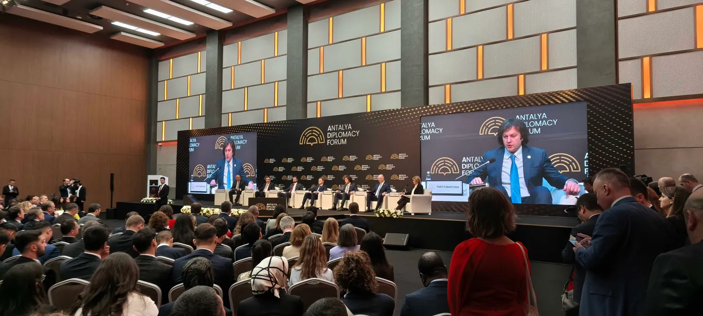 ہم دو ریاستوں کے حل اور غزہ میں نسلی صفائی کے امریکی-اسرائیلی منصوبے کو مسترد کرتے ہیں