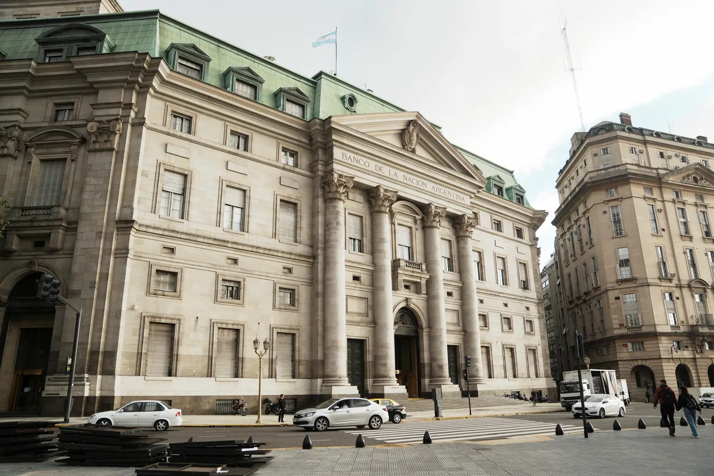 Milei elimina el cepo cambiario: ¿qué significa y cómo puede fluctuar el dólar?