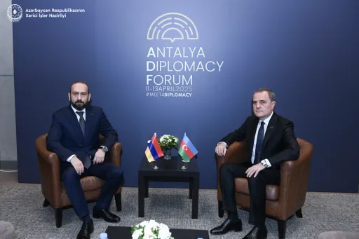 Azerbaýjan we Ermenistanyň daşary işler ministrleri Antalýa Diplomatiýa Forumynyň çäklerinde duşuşdylar