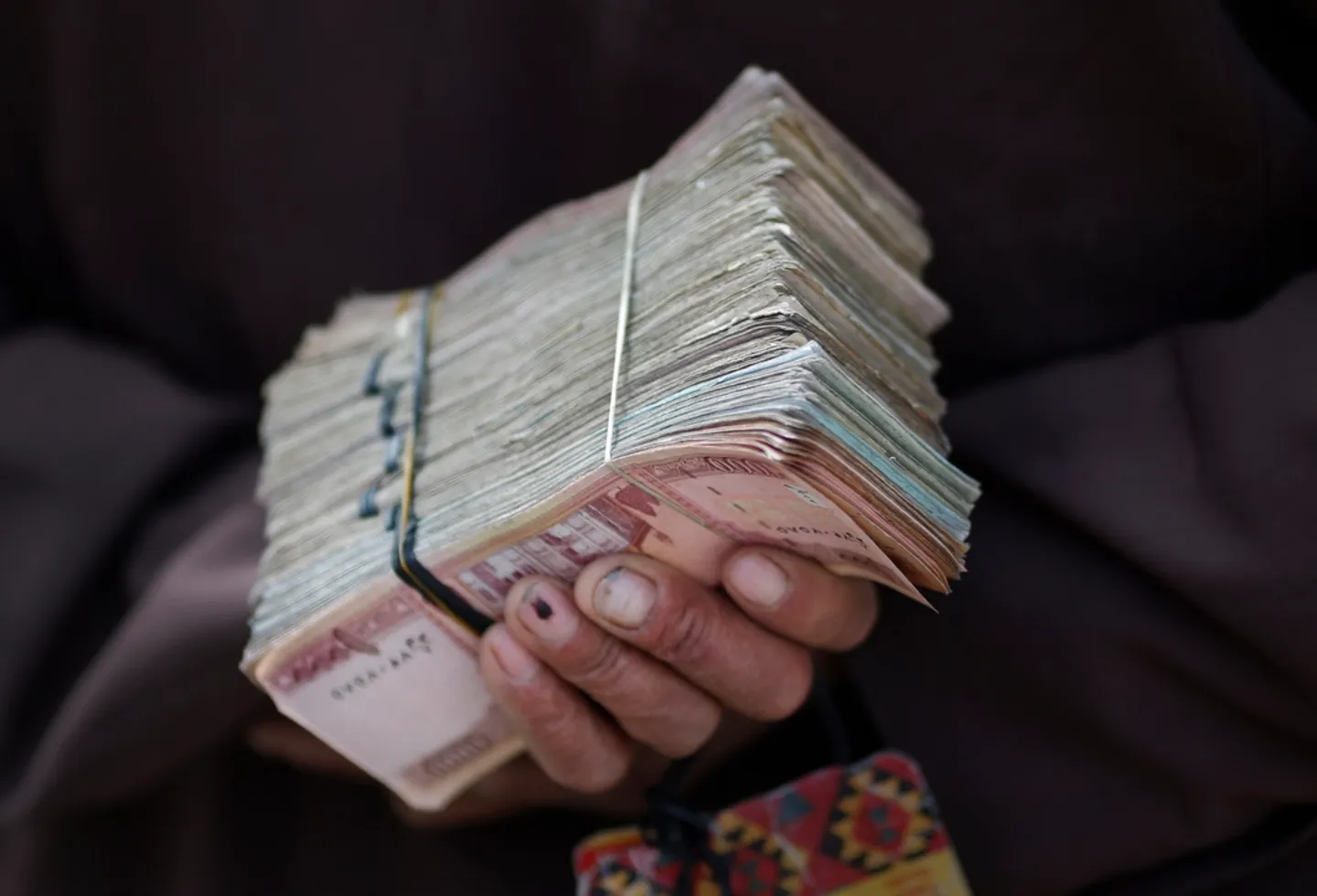 بانک مرکزی افغانستان بیش از ۳.۳ میلیارد افغانی اسکناس فرسوده را امحا کرد