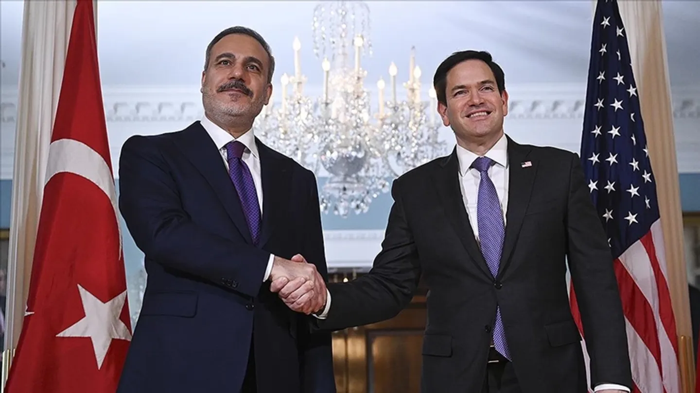 Ministri i Jashtëm turk dhe homologu i tij amerikan diskutojnë për Sirinë, Gazën dhe Ukrainën