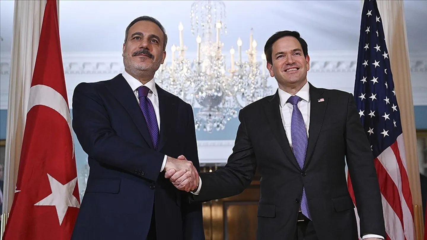 Ministri i Jashtëm turk dhe homologu i tij amerikan diskutojnë për Sirinë, Gazën dhe Ukrainën