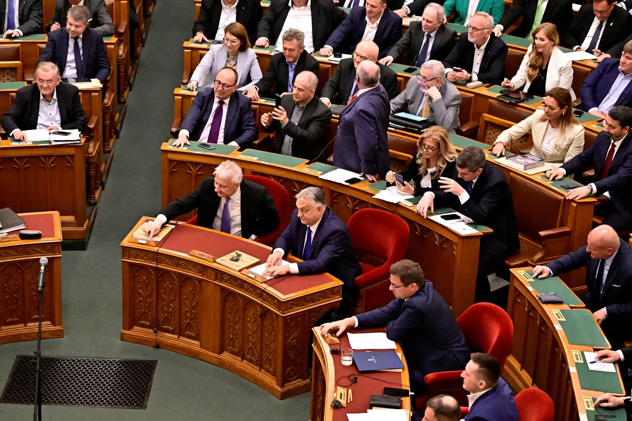 Унгарија усвои уставен амандман со кој се дозволува владата да ги забрани ЛГБТ настаните