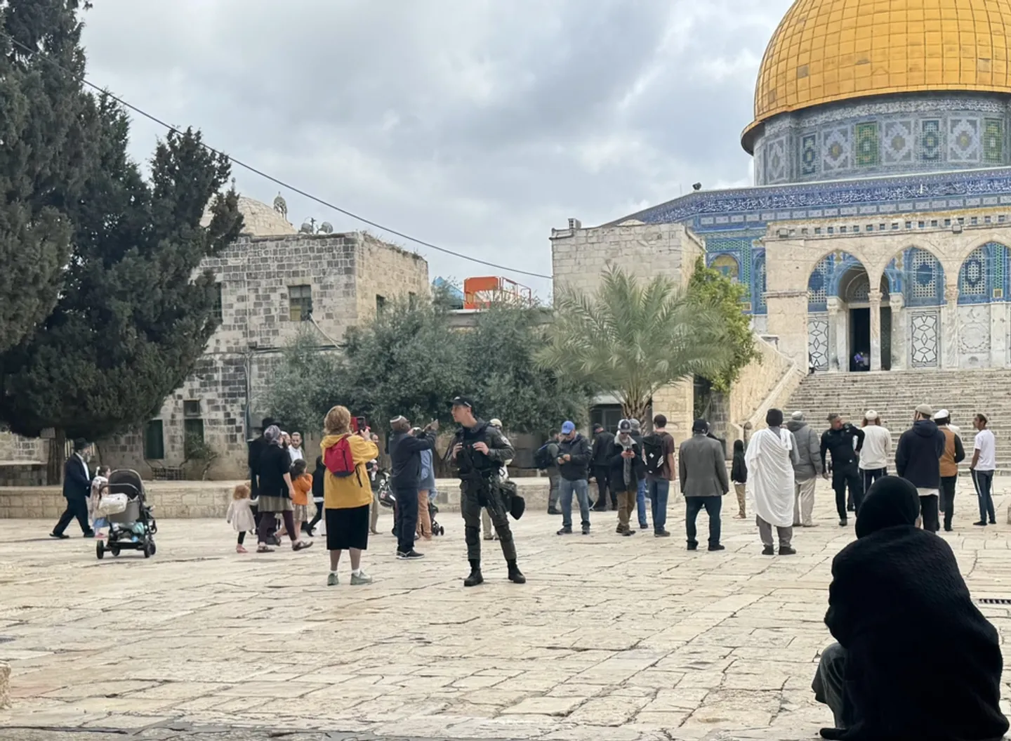 أكثر من 400 مستوطن يقتحمون المسجد الأقصى ويؤدون طقوساً تلمودية