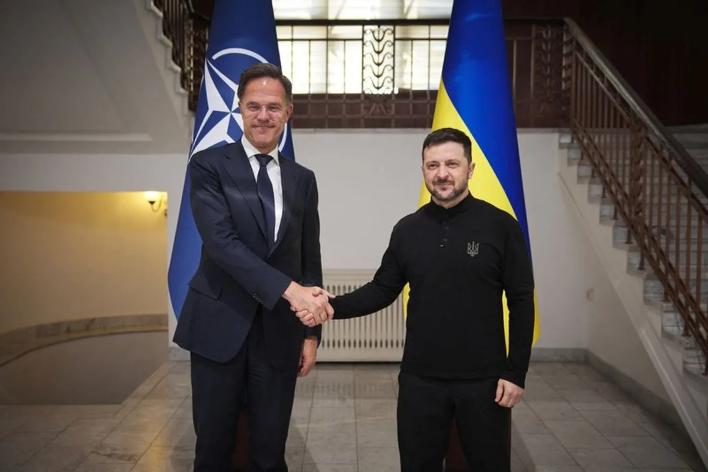 Rutte: NATO-ja mbështet përpjekjet e ShBA-së për vendosjen e paqes në Ukrainë