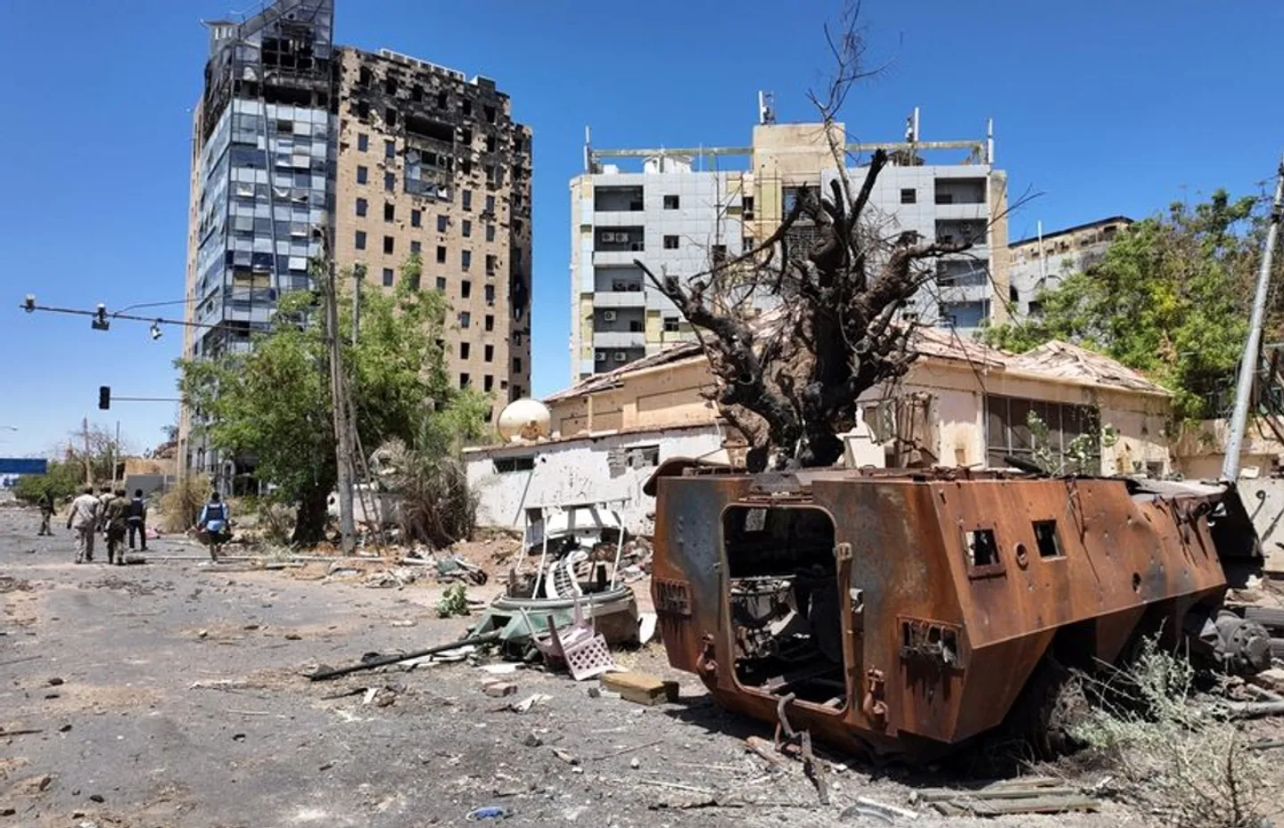 RSF Sudan bentuk pemerintahan tandingan; tentara maju di Omdurman saat perang memasuki tahun ketiga