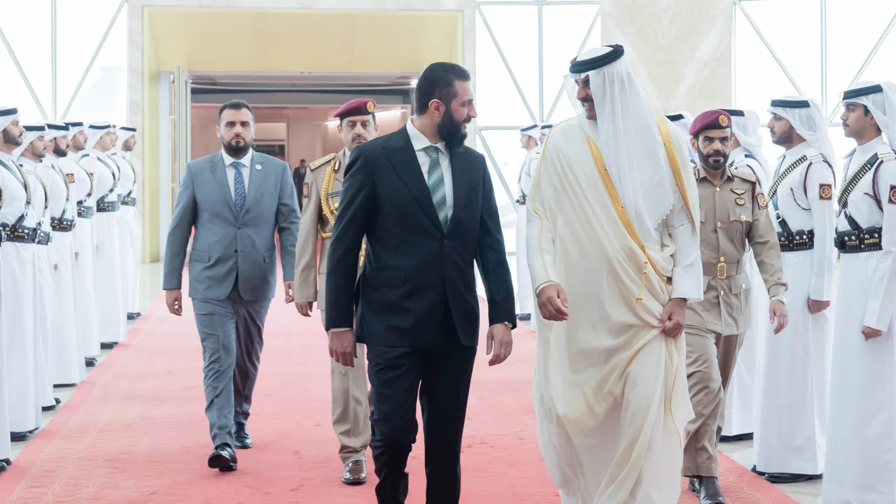 أمير قطر يستقبل الرئيس السوري في أول زيارة رسمية للدوحة