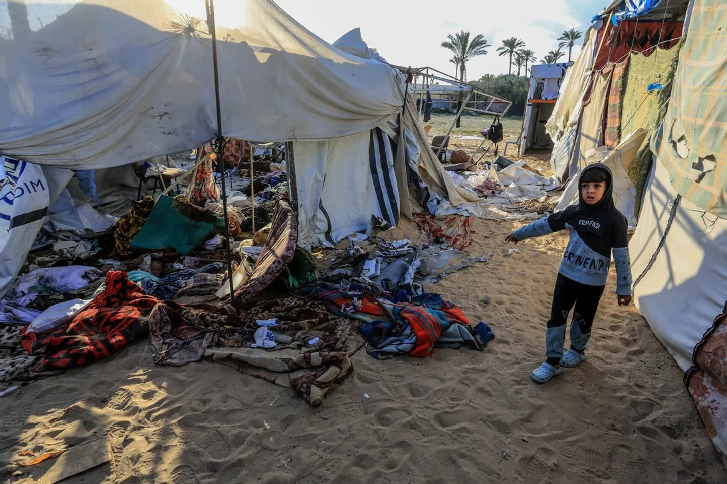 Izraeli godet tendat në Gaza, vriten 8 palestinezë