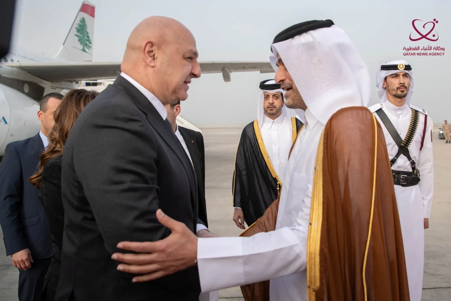 تأکید امیر قطر و رئیس‌جمهور لبنان بر لزوم حاکمیت دولت بر سلاح‌ها