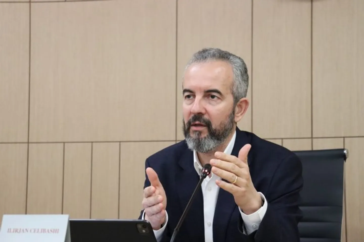 Celibashi: Është shpërndarë 36 për qind e zarfeve për votuesit nga diaspora