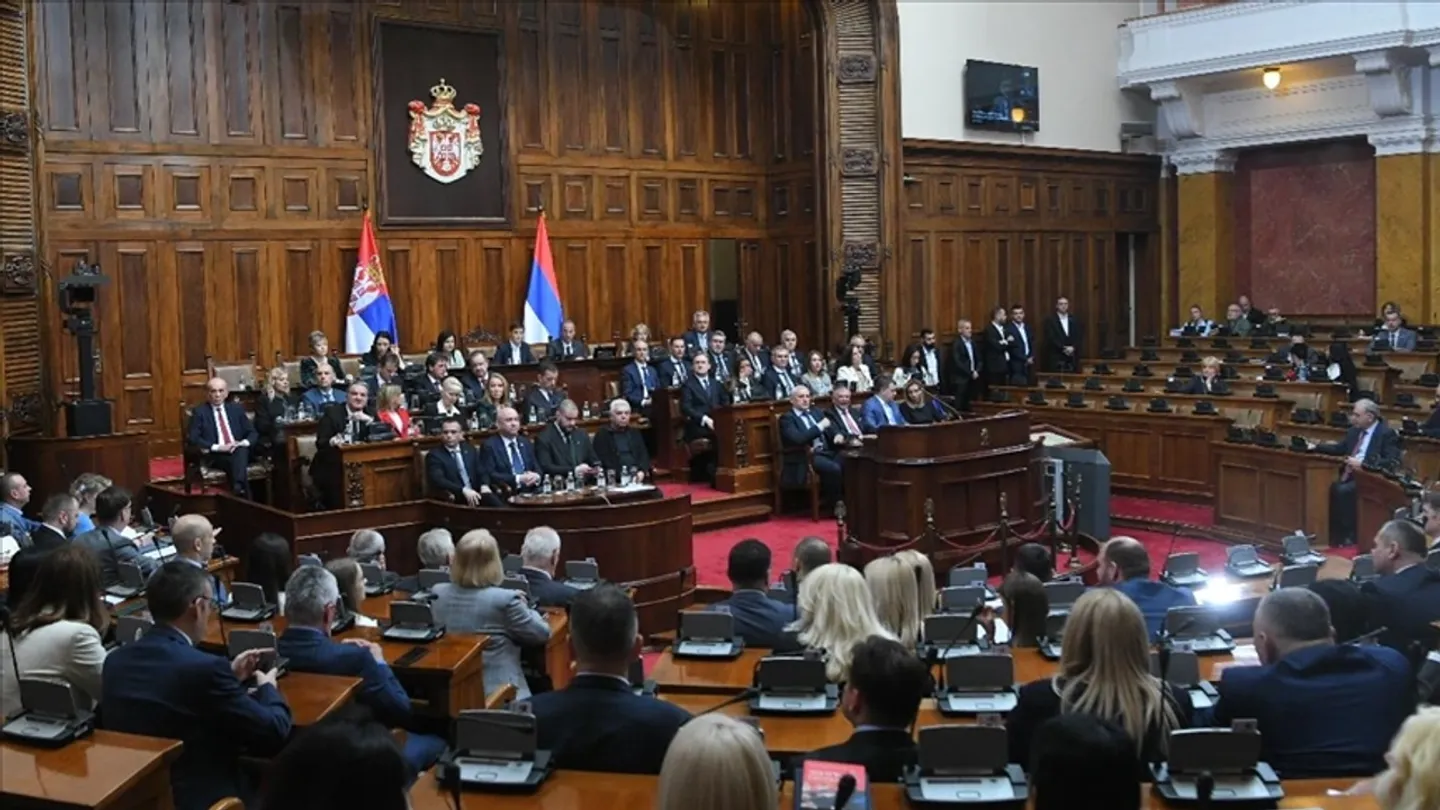 Skupština izabrala novu Vladu Srbije na čelu s Đurom Macutom