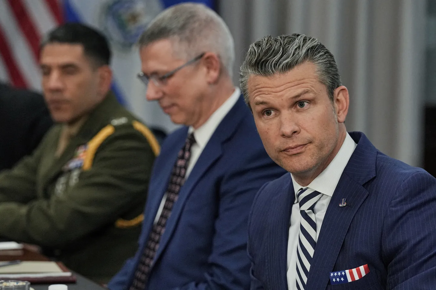 펜타곤 수장 헤그세스, 또 다른 시그널 채팅에서 예멘 공습 세부 사항 공유 — NYT