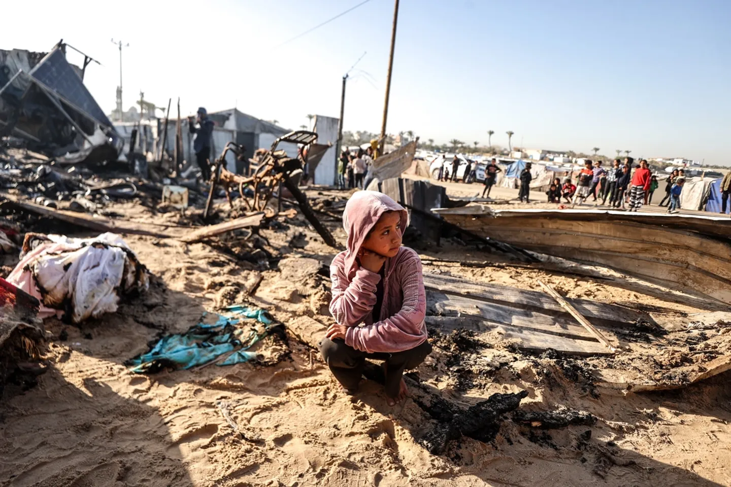 U izraelskom bombardovanju kampa za raseljene u Gazi ubijeno 15 Palestinaca