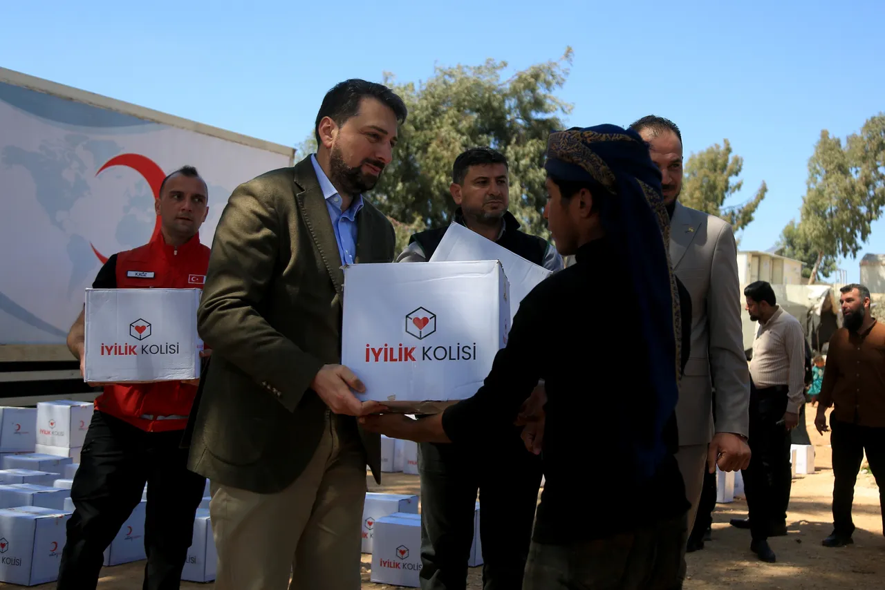 Турция поддержала перемещенных в Идлибе