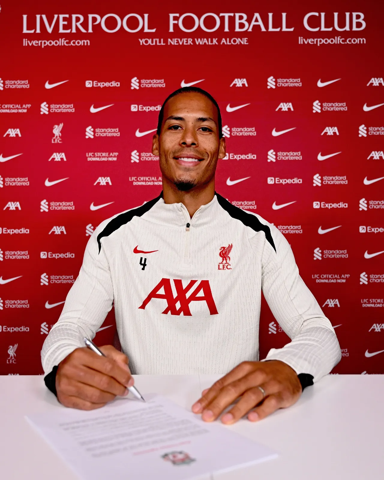 Après Salah, Liverpool obtient la prologation de Virgil van Dijk