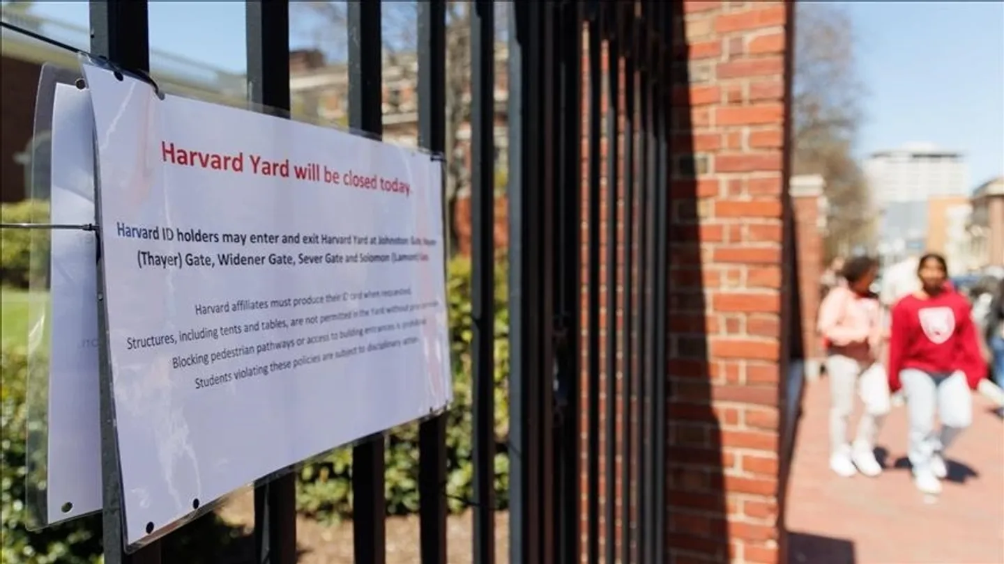 ShBA-ja kërcënon Harvardin me ndalim të pranimit të studentëve të huaj