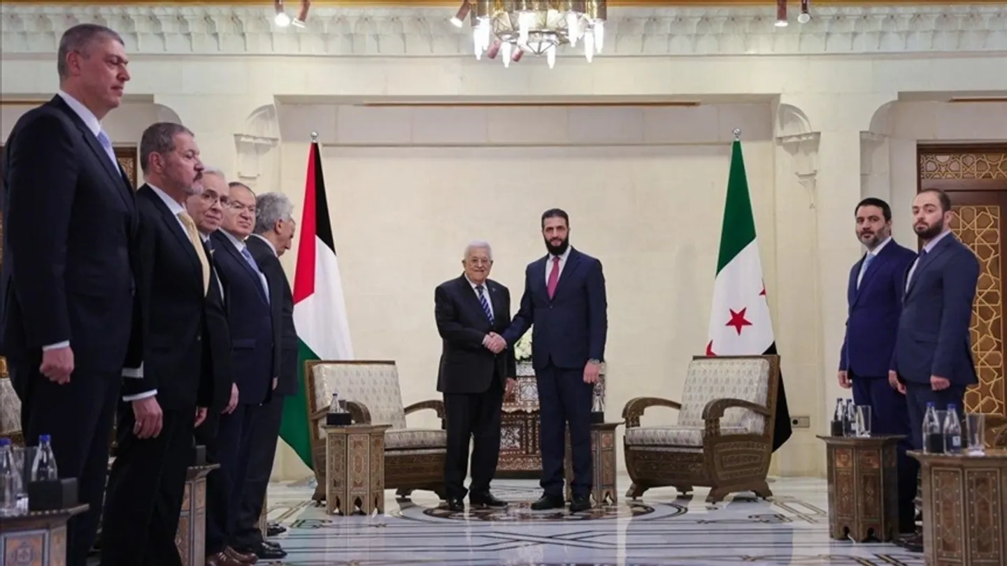 الرئيس السوري أحمد الشرع يستقبل نظيره الفلسطيني محمود عباس في دمشق