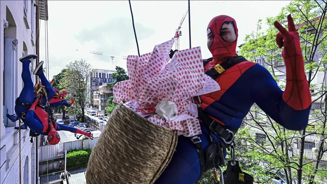 Odjeveni u kostime superheroja posjetili bolesnu djecu u bolnici u Italiji