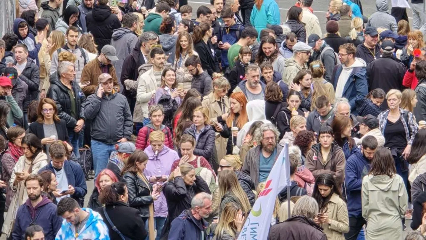 Srbija: Nastavljena blokada RTS-a, Branbić studente nazvala nasilnicima