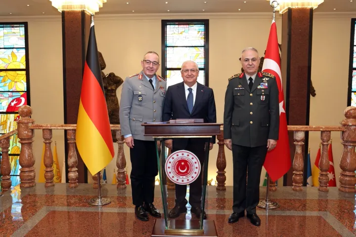 Türkischer Verteidigungsminister empfängt Generalinspekteur der Bundeswehr