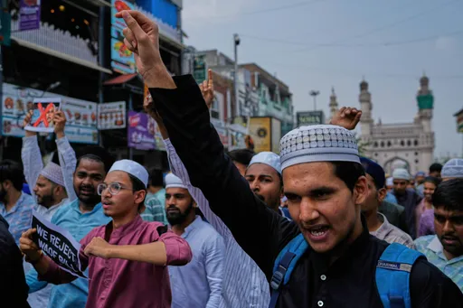 भारत की सर्वोच्च अदालत ने वक्फ बंदोबस्ती अधिनियम के प्रावधानों पर रोक लगाई