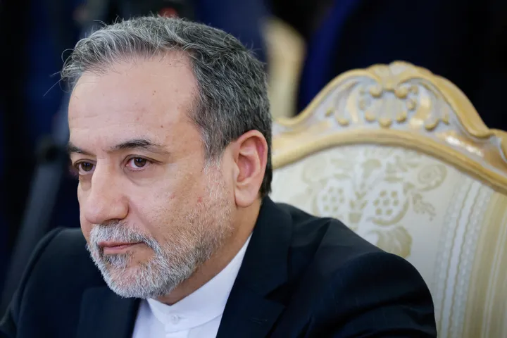 گفت‌وگوی تلفنی عراقچی با تروئیکای اروپا و نماینده اتحادیه اروپا